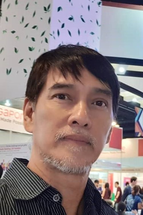 Froilan Sales as Carmen's suitor