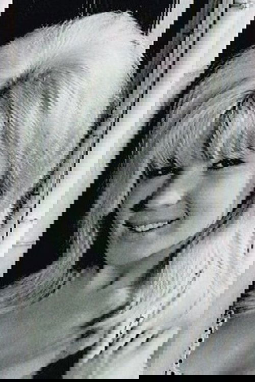 Marsha Jordan as Maud