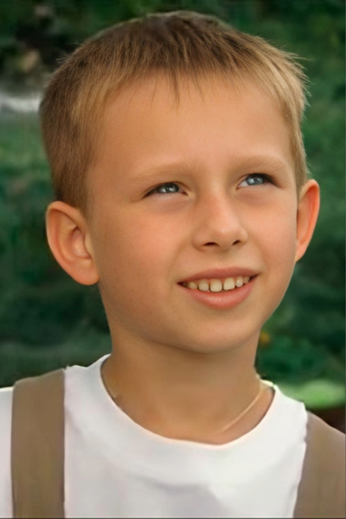 Ilya Nikolaev as Pete  (Pavel's Son)