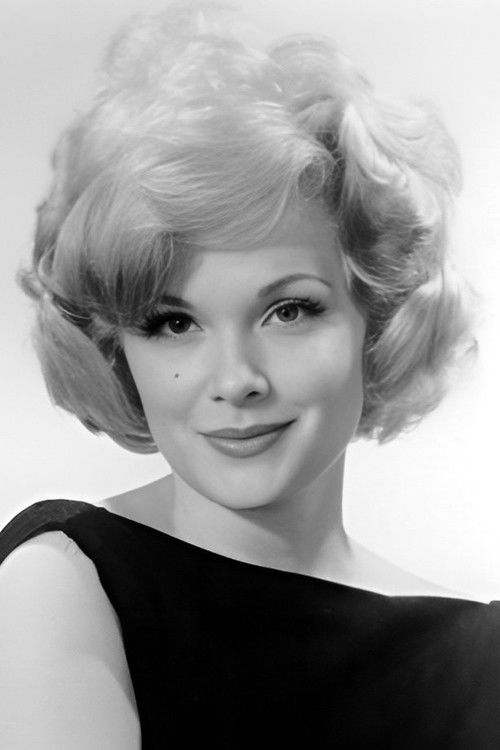 Roxanne Arlen as Miss Electra