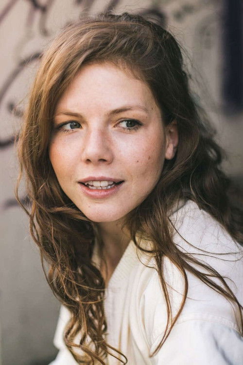 Leonie Rainer as Katja