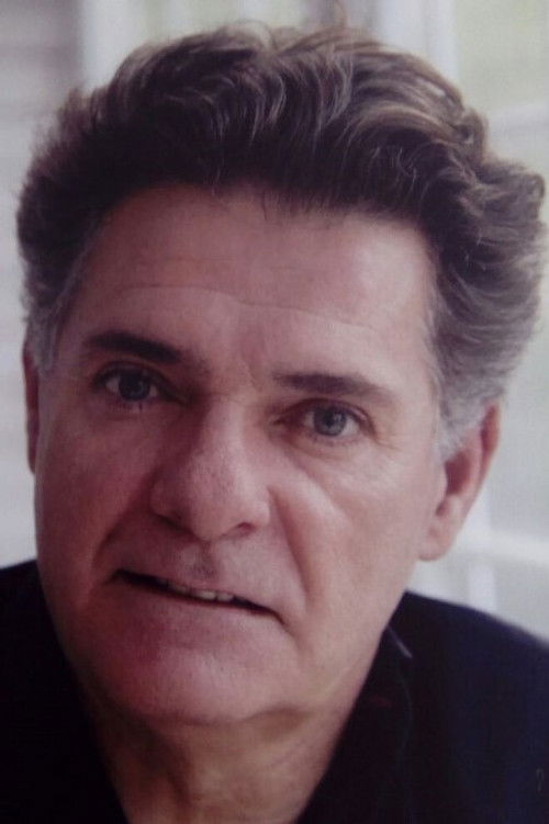 Álvaro Roig as Tío