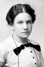 Maria Schildknecht as Johanna Björk, Sofi’s sister