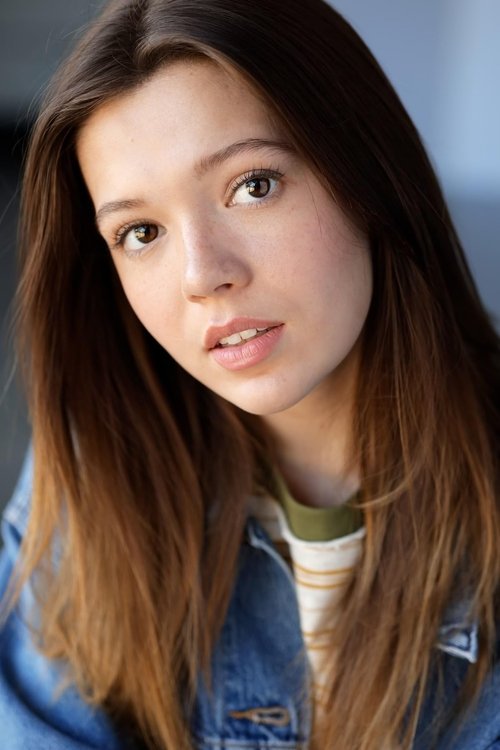 Emma Duchesneau as Jules