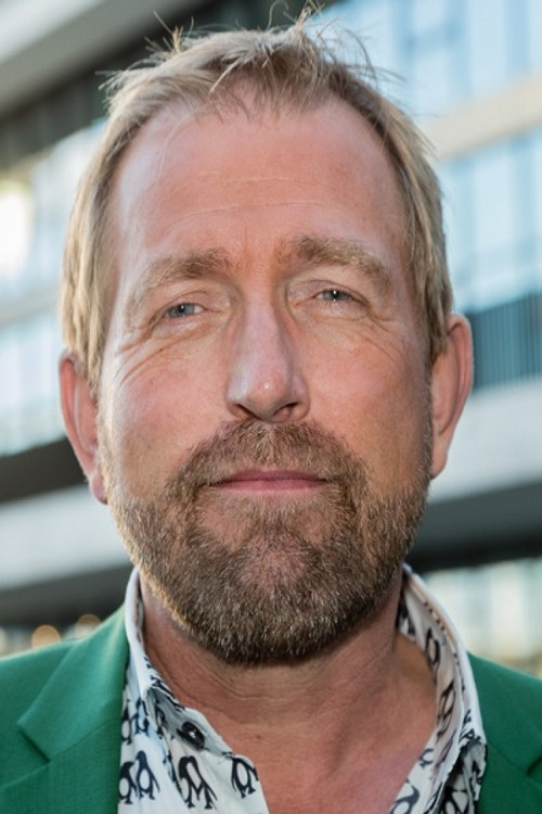 Harm Edens as Self - Host