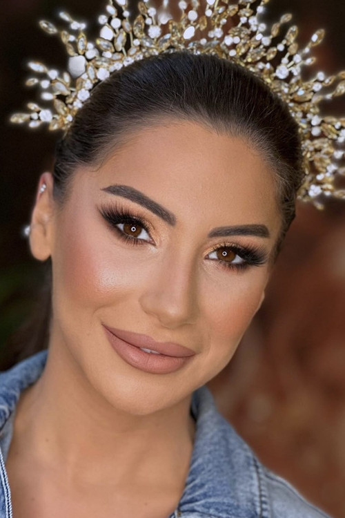 Sausan Jafarova as Self - Host