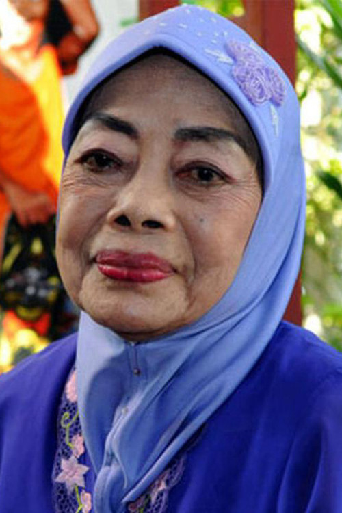 Mpok Nori as Nenek Ririn
