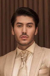 Valentino Peter as Nino