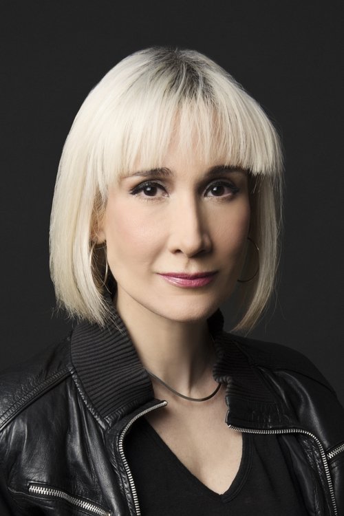 Issa López as Isabel