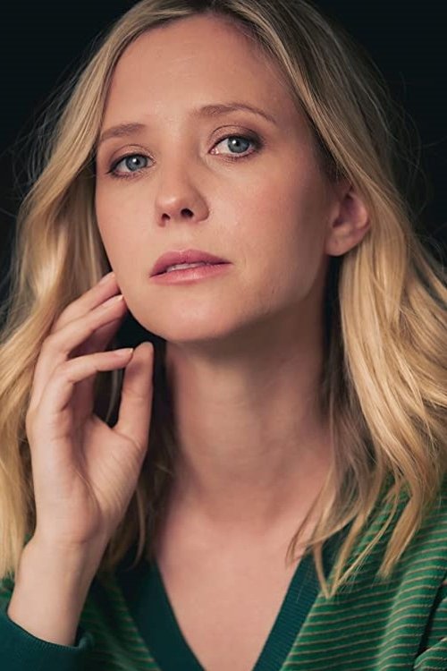 Lindsay Musil as Emily Cooper