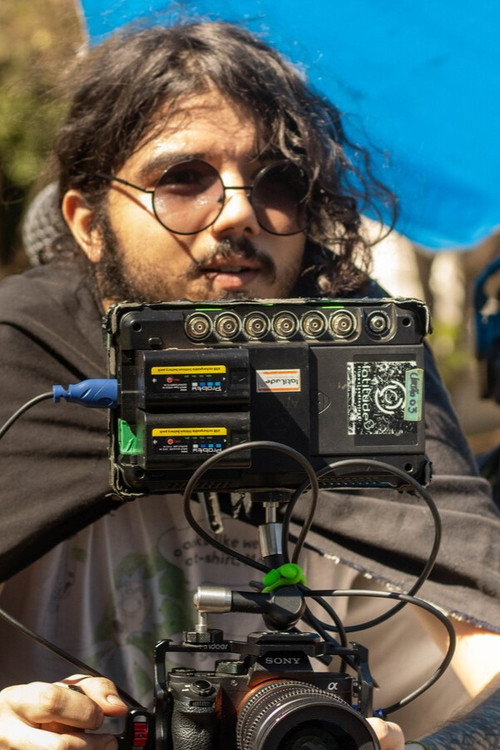 Olavo Neto as Narrador