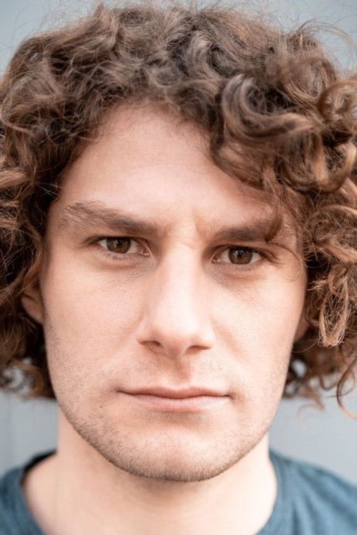 Joël Schnabel as Peter