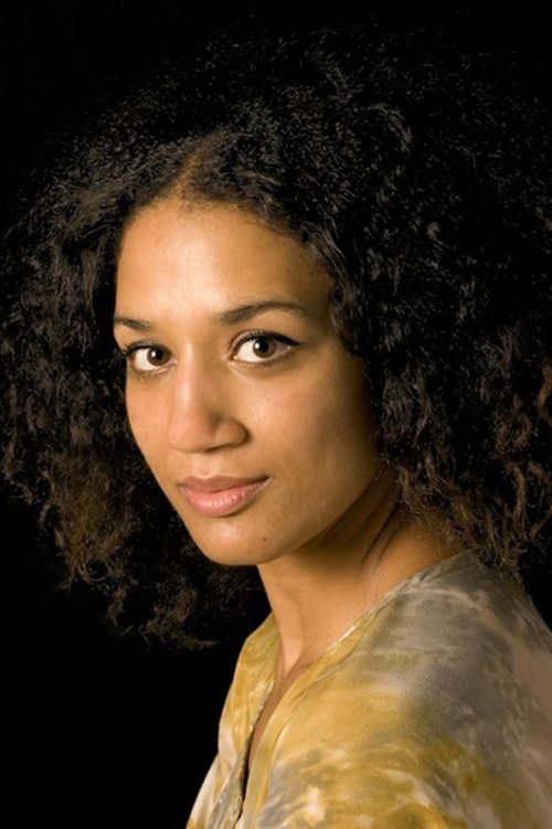 Naomi Rukavina as Shelly