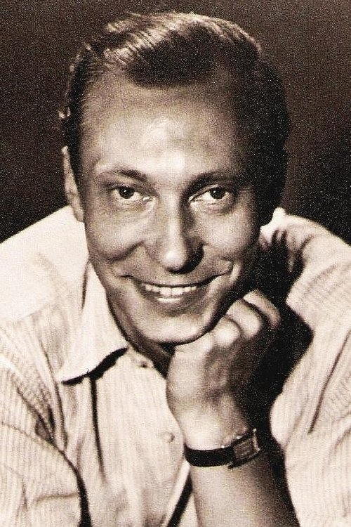 Carl Raddatz as Charlie Braatz