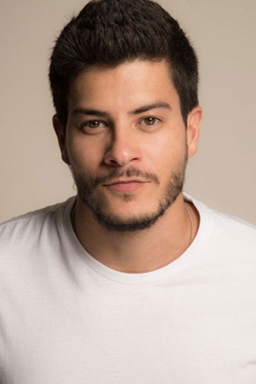Arthur Aguiar as Diego Maldonado