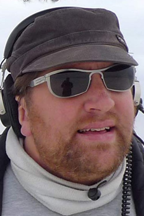 Antoin Cox as Culinair recensent