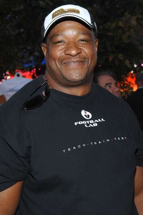 Elston Ridgle as Poe