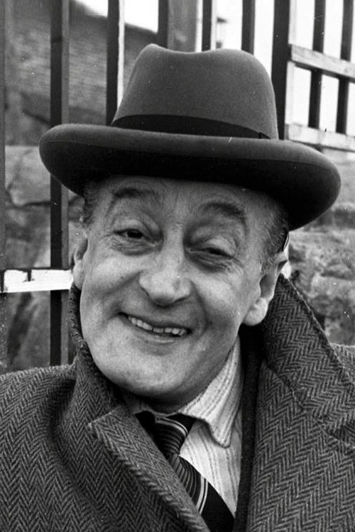 Totò as Cavalier Antonio Cocozza