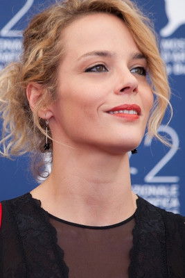 Marina Esteve as Vera