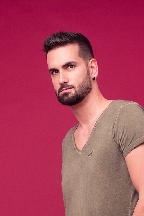 Martín Spínola as Eric