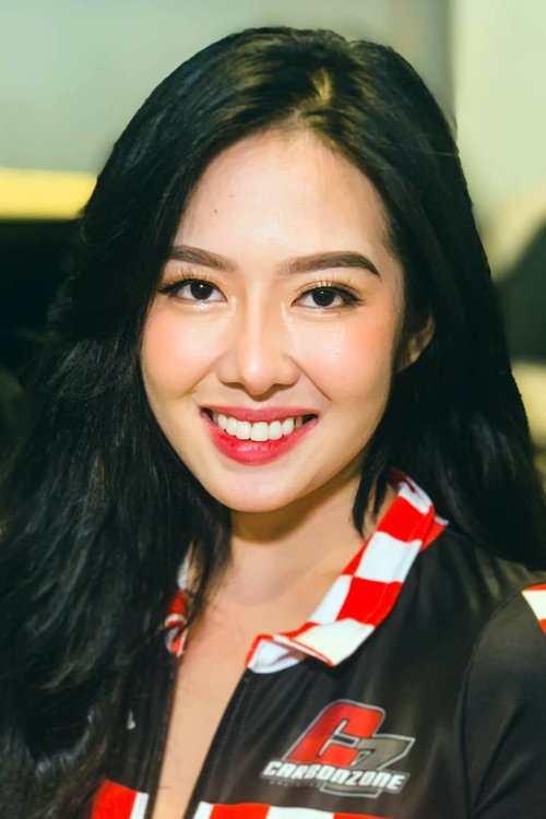 Amor Lapus as Round Girl / Online Girl