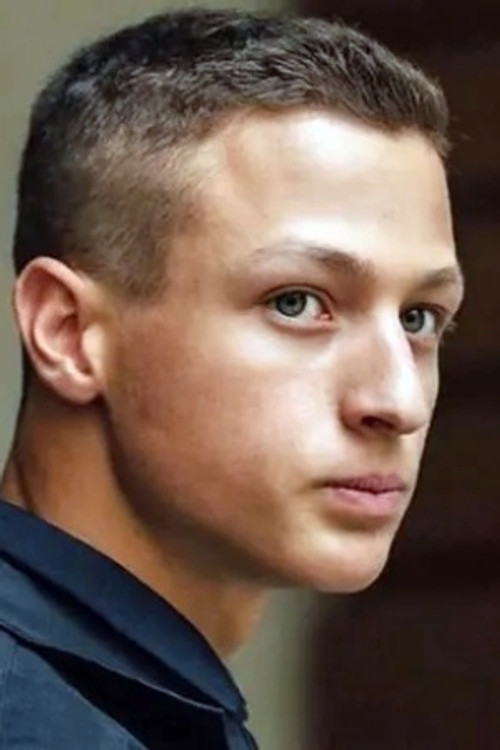 Théo Cosset as Moati