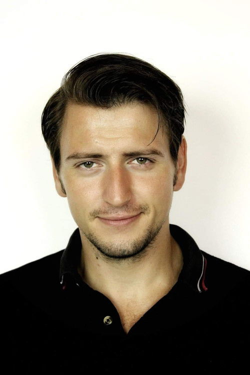 Dávid Fecske as Kacsintgató férfi