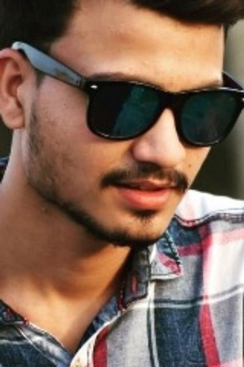 Priyanshu Sharma as Kabir Khanna