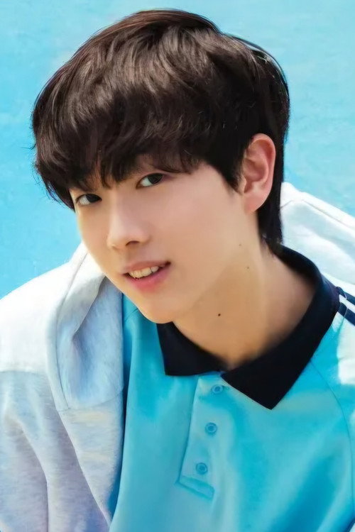 조용환 as Self - Contestant