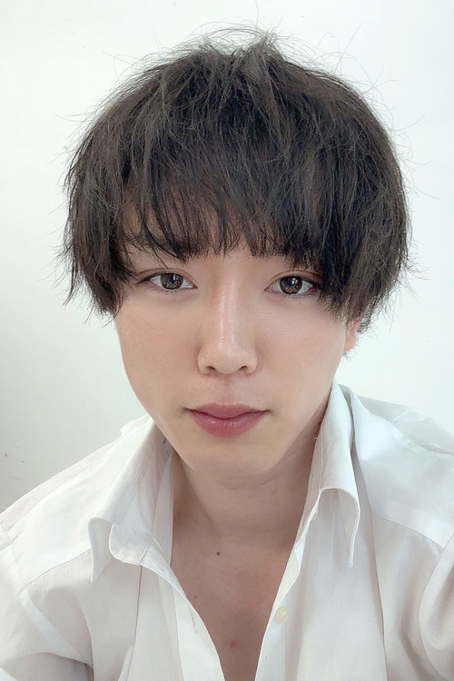 Himori Hajime as Takashi Yoshino