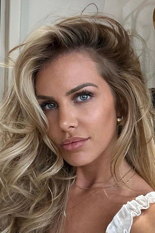 Adixia Romaniello as Adixia