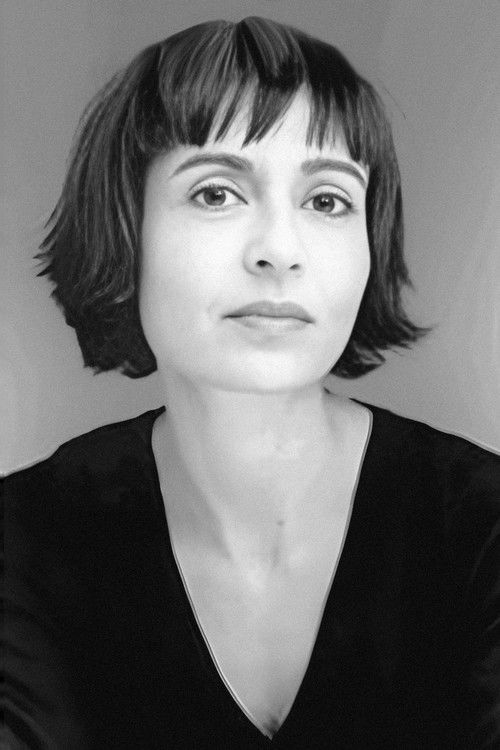 Isabelle Pichaud as Louise