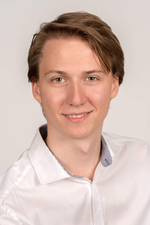 Martinkovics Máté as Norbi