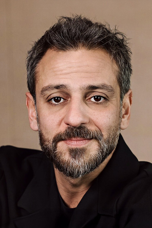 Erkan Kolçak Köstendil as Karlos Nevizade