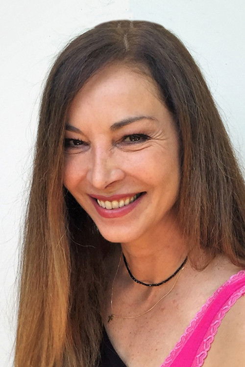 Rea Karagianidou as Vicky Zachariou