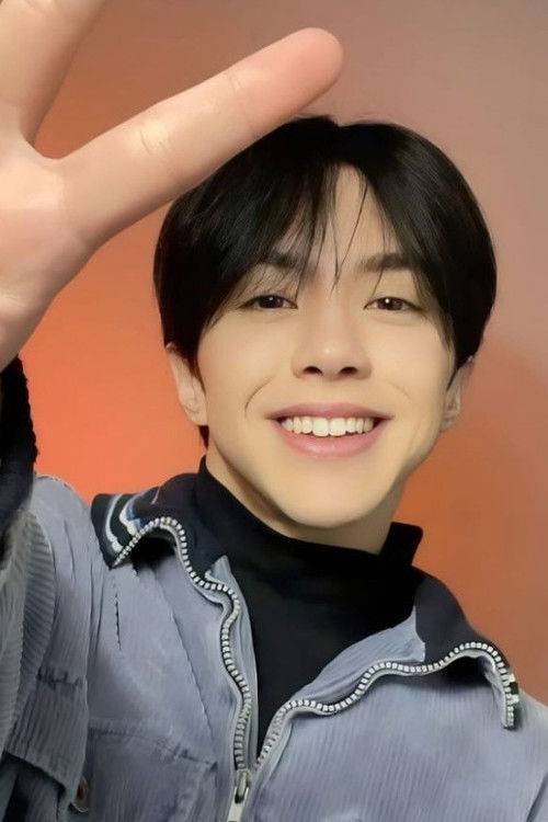 Gian Botelho as Theo