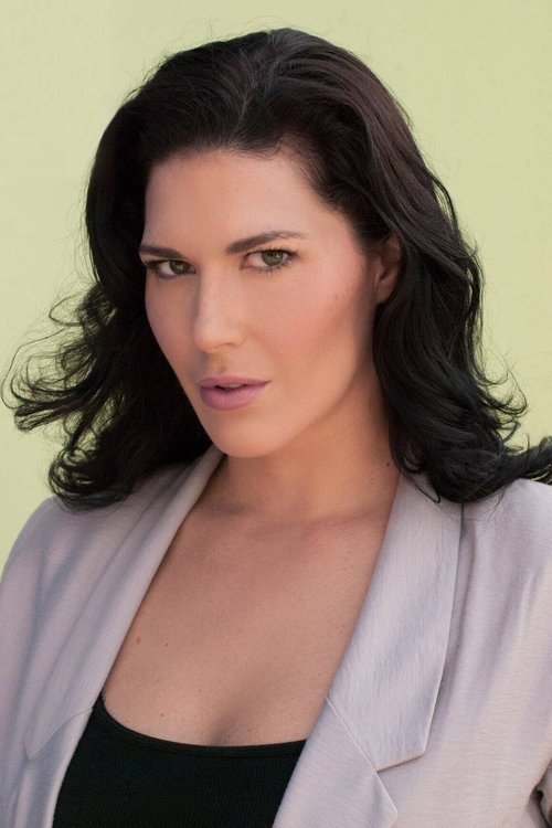 Emmy Robbin as Sophia