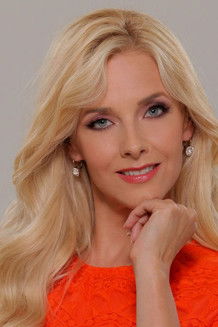 Anna Peller as Natasa, Suzumi felesége