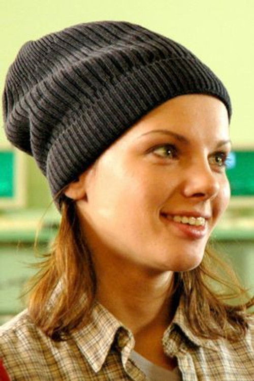 Liva Kruminya as Annie