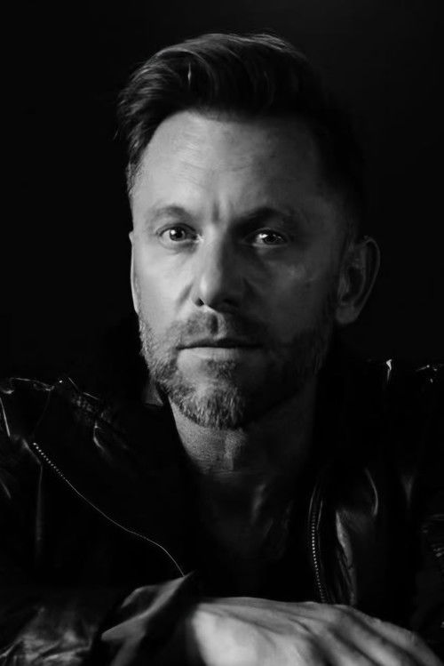 Lee Whittaker as Wallstreet Guy