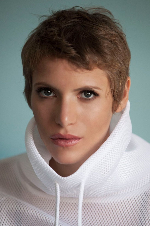 Yaara Pelzig as Dana