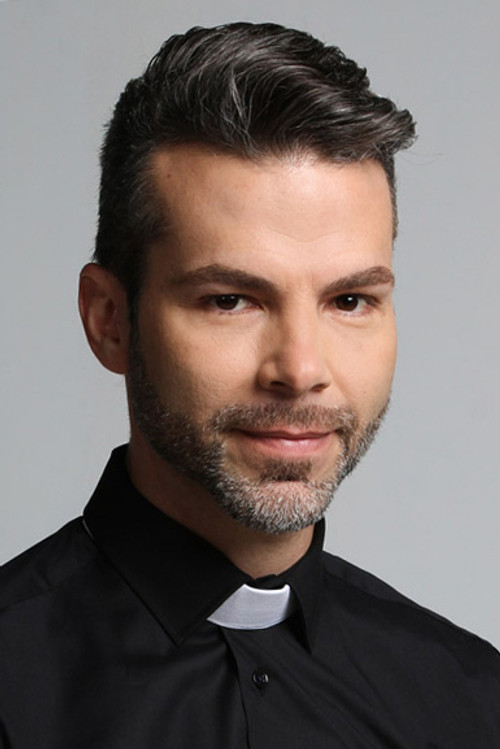 Nacho Huett as Oneki / Gladiona