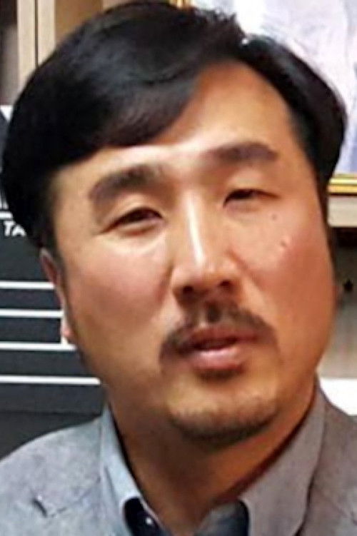 Kim Jin-hyeok as Prison Guard A