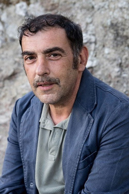 Claudio Collovà as Zio Saro