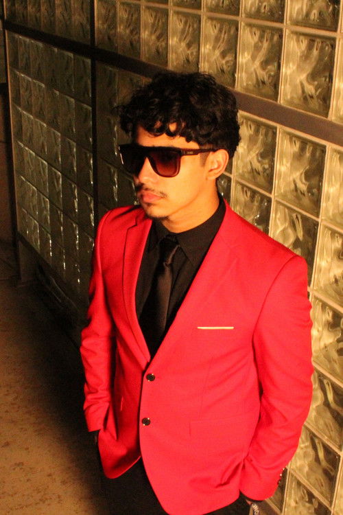 Edward Acosta as Edd Macarrão