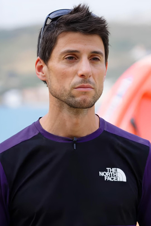 Asier Zugadi Zarate as Self