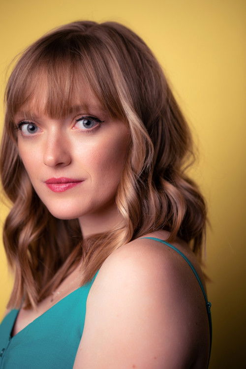 Nora Graham as Avery Dillon