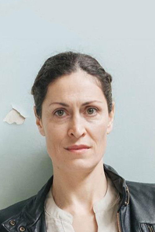 Eirini Drakou as Μάχη, μητέρα