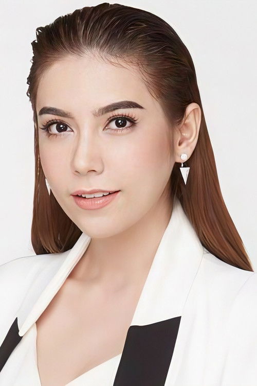 Inthira Ketworasoontorn as Potchanee (Rotjana's old sister)