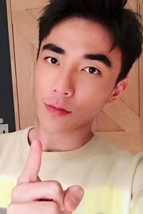 Bernard Sen Jun as Patrick Star